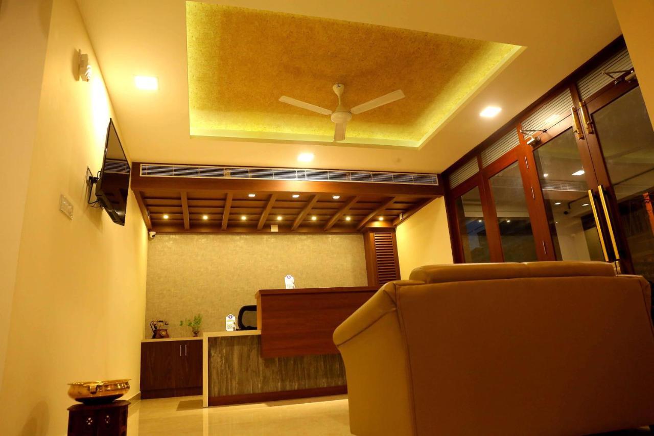 Kira Palace Residency 호텔 에르나쿨람 외부 사진
