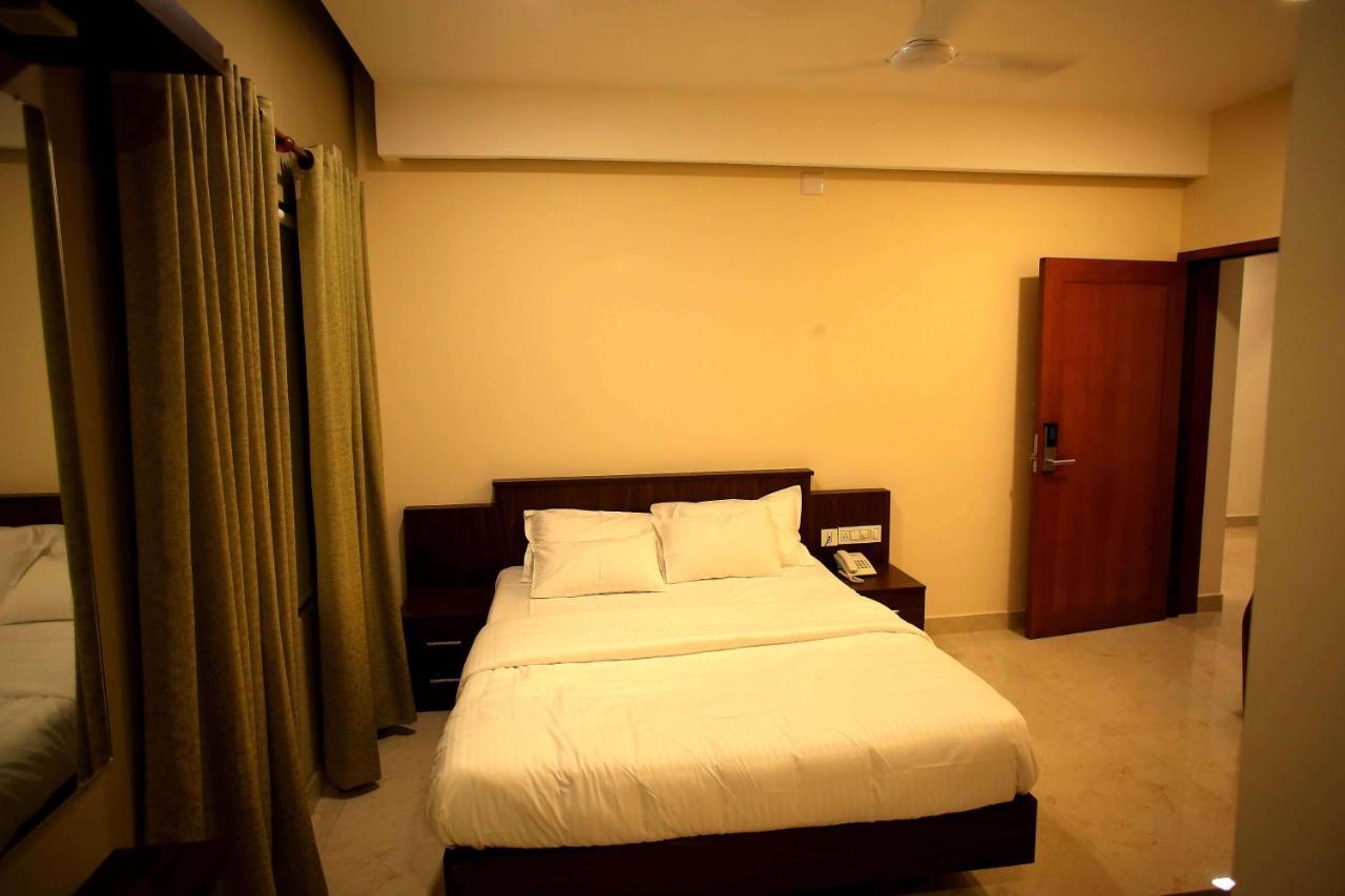 Kira Palace Residency 호텔 에르나쿨람 외부 사진