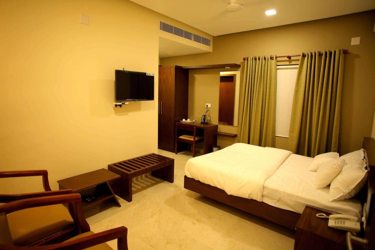 Kira Palace Residency 호텔 에르나쿨람 외부 사진