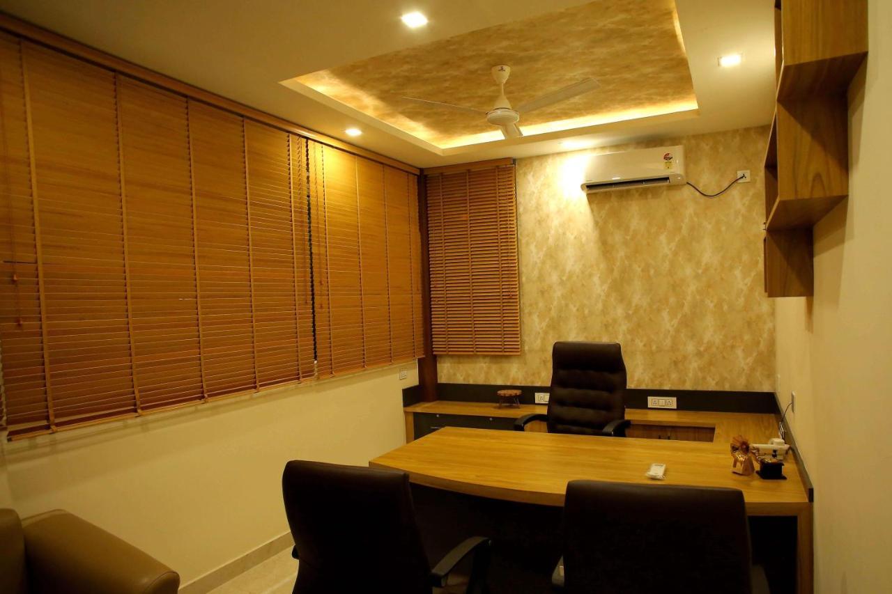 Kira Palace Residency 호텔 에르나쿨람 외부 사진