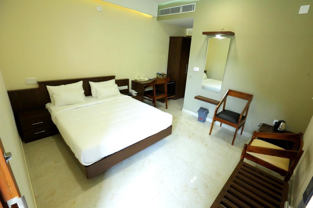 Kira Palace Residency 호텔 에르나쿨람 외부 사진