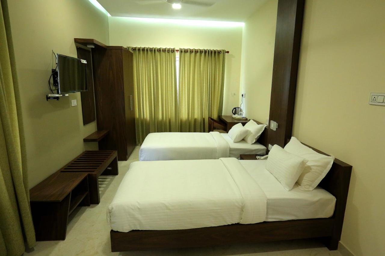 Kira Palace Residency 호텔 에르나쿨람 외부 사진