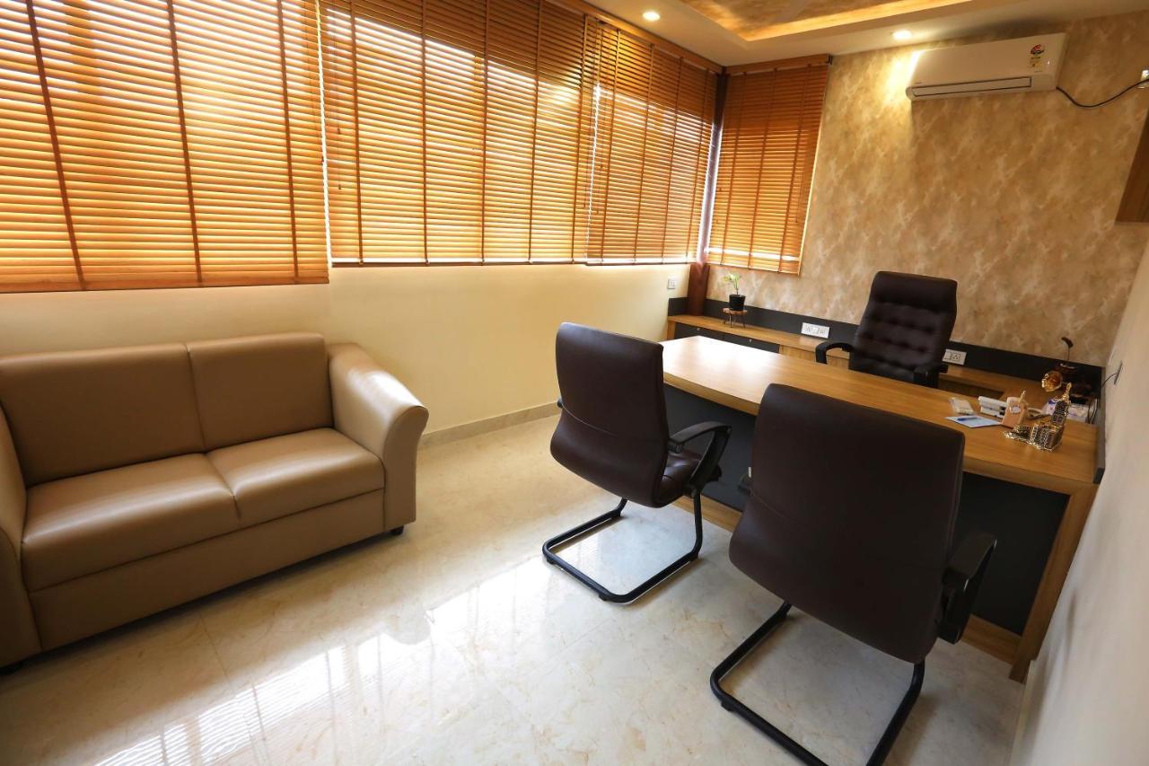 Kira Palace Residency 호텔 에르나쿨람 외부 사진